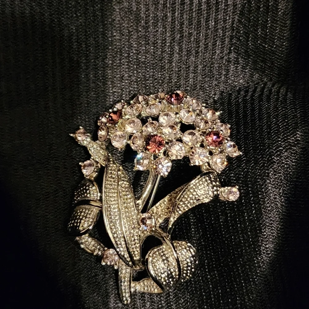 Vintage‎ spring floral rhinestone brooch